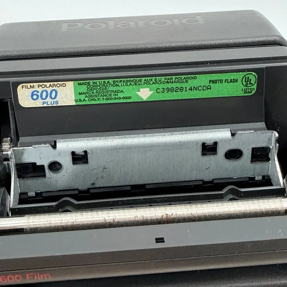 Vintage Polaroid Camera One Step Close UP Flash Use 600 Film